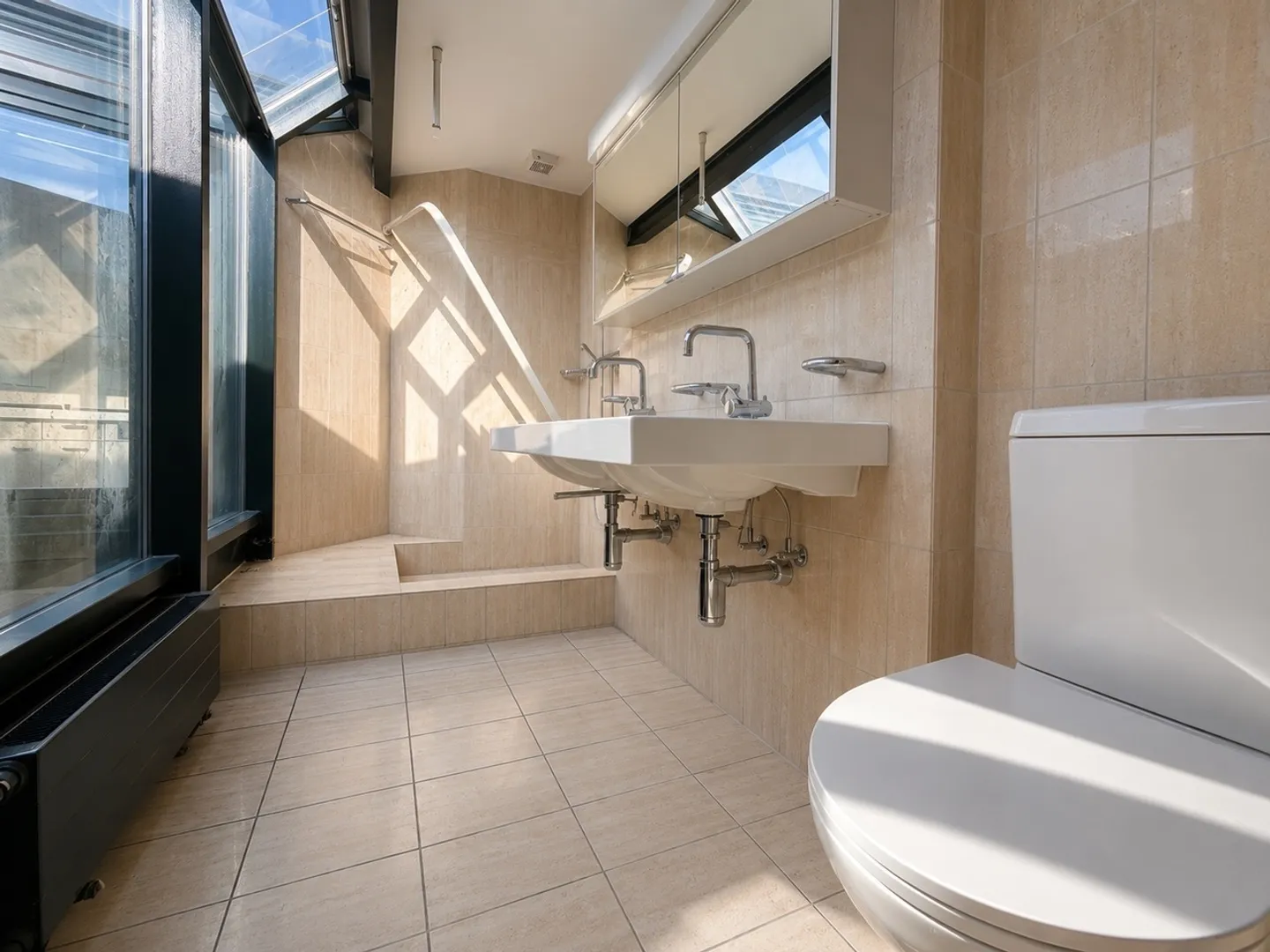 Unique studio at exclusive lakeside location - limited until 31.08.2029! - Photo 4 of 5