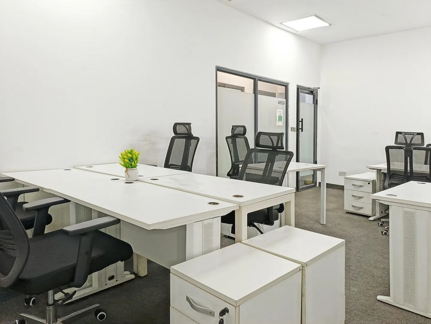 Private office space for 20 in Regus Spoom Glattpark - Photo 8 of 10