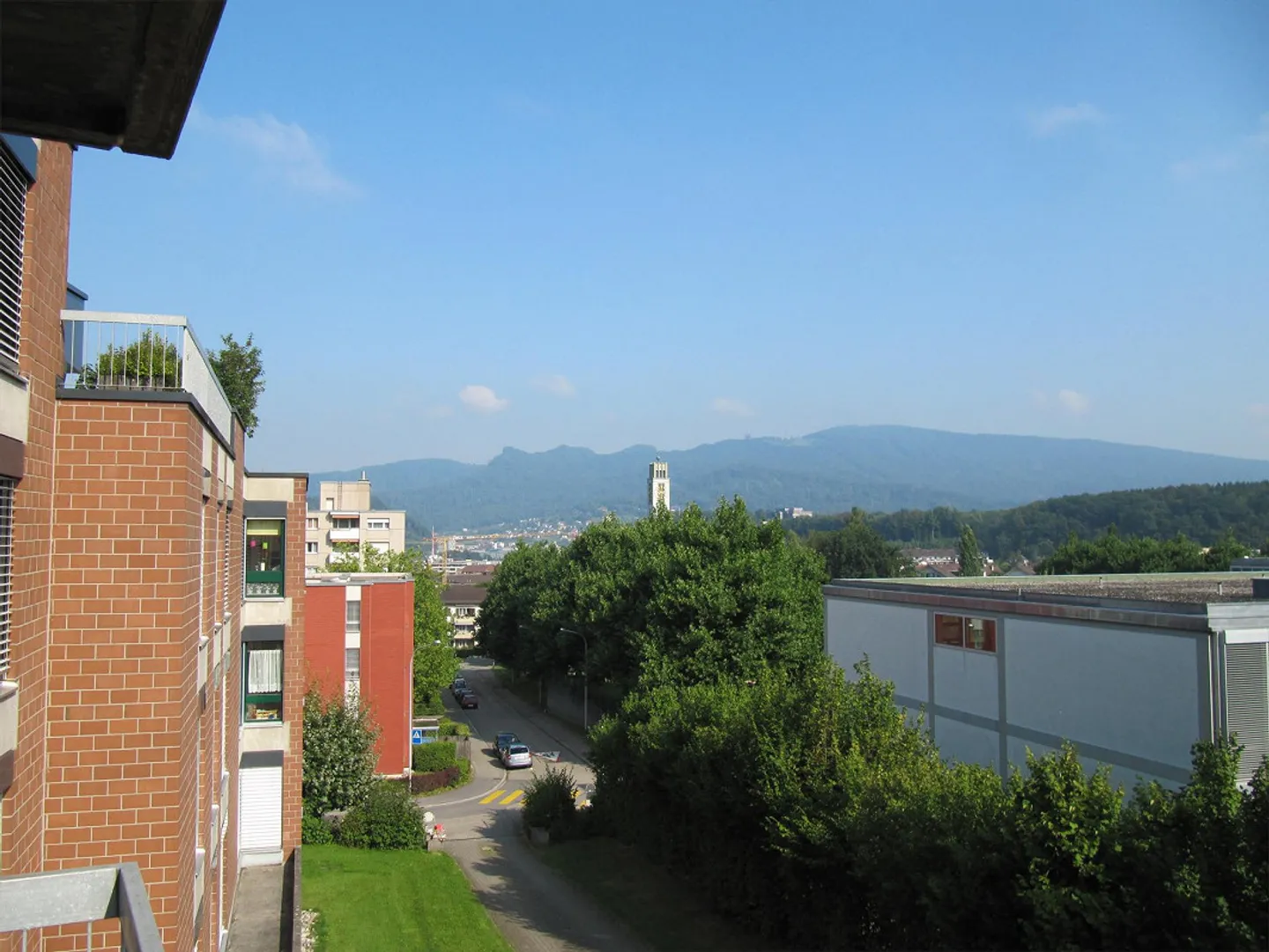 Geräumige Wohnung mit grossem Balkon - Foto 7 von 8