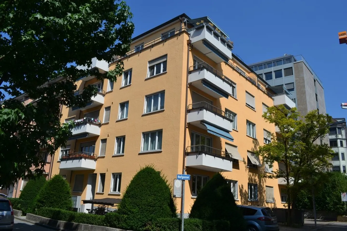 Behind the Opera House, Zurich District 8, Seefeld - Photo 1 of 10