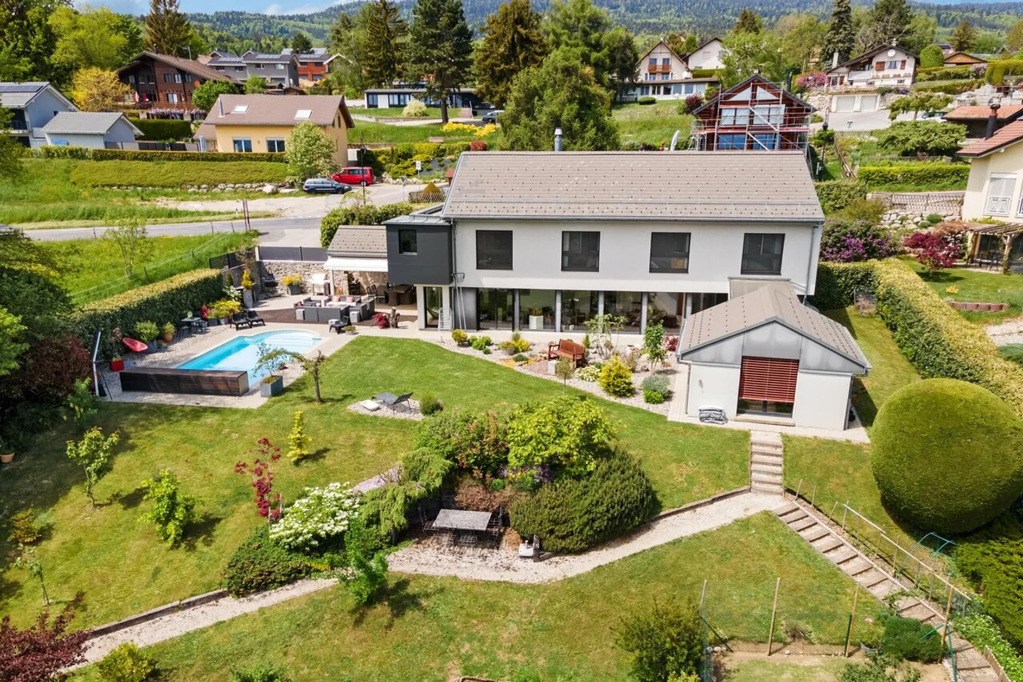 Contemporary Villa with Lake and Alps View - Photo 33 of 41