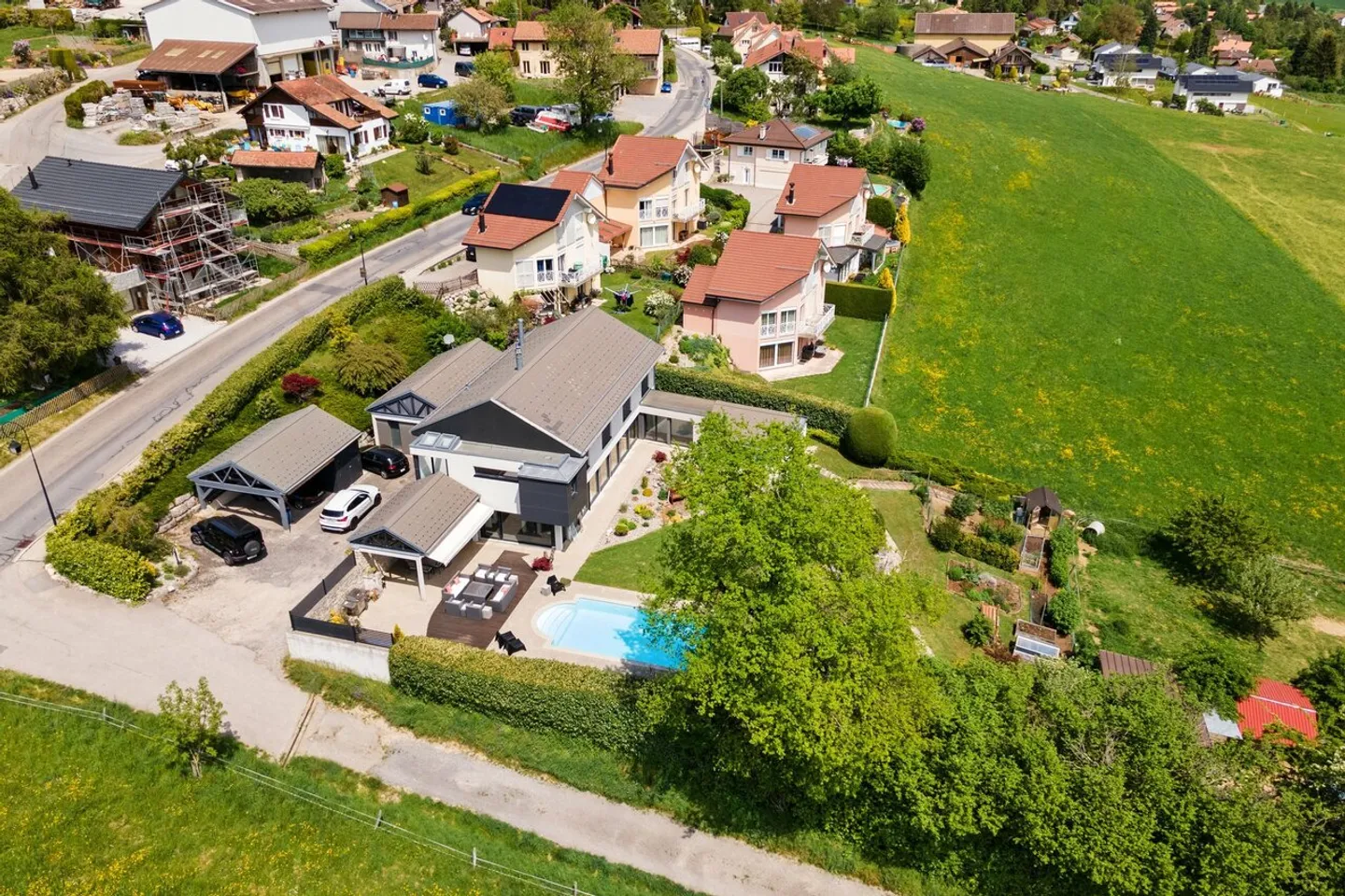 Contemporary Villa with Lake and Alps View - Photo 35 of 41