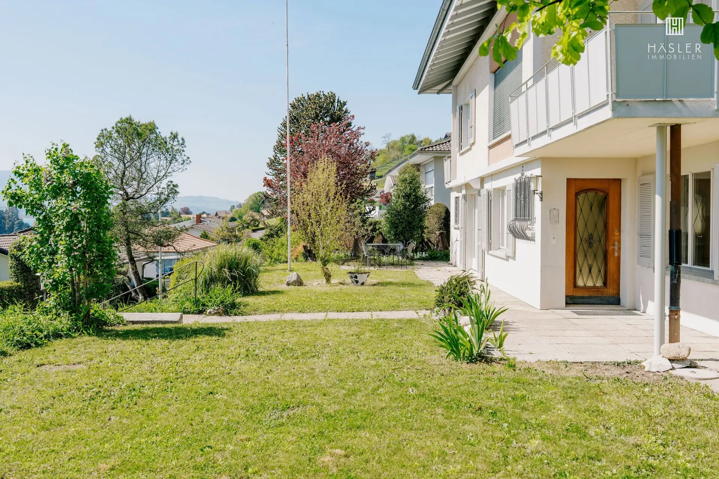 Maison bi-familiale avec vue panoramique sur le lac de Thun et la chaîne des Alpes - Photo 5 sur 10