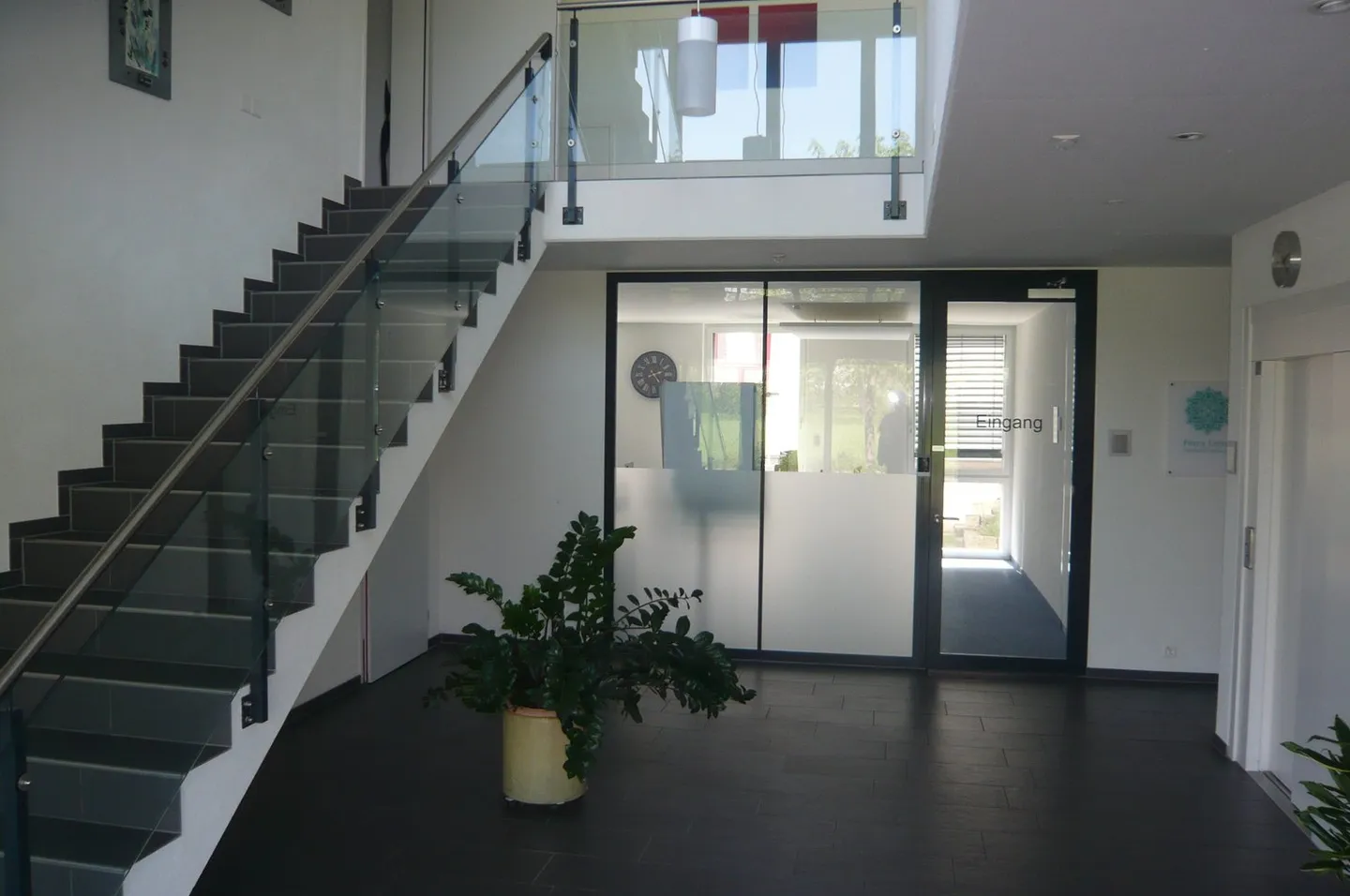 Spazio ufficio in un edificio commerciale/rappresentativo - Foto 3 di 8