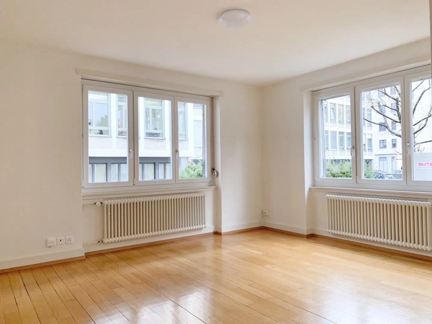 Behind the Opera House, Zurich District 8, Seefeld - Photo 2 of 10