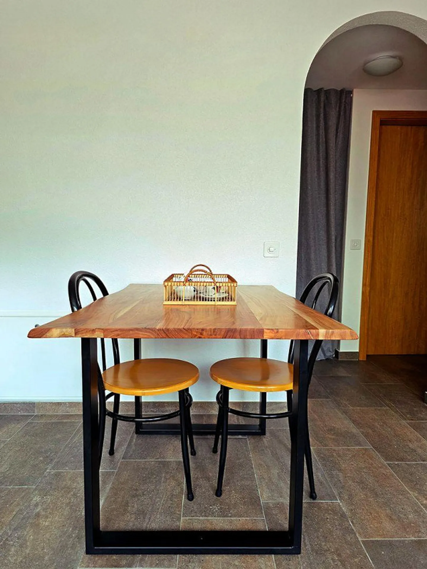 Appartement deux pièces rénové avec terrasse et entrée indépendante à Losone, idéal pour des séjours de courte à moyenne durée à Losone - Photo 7 sur 15