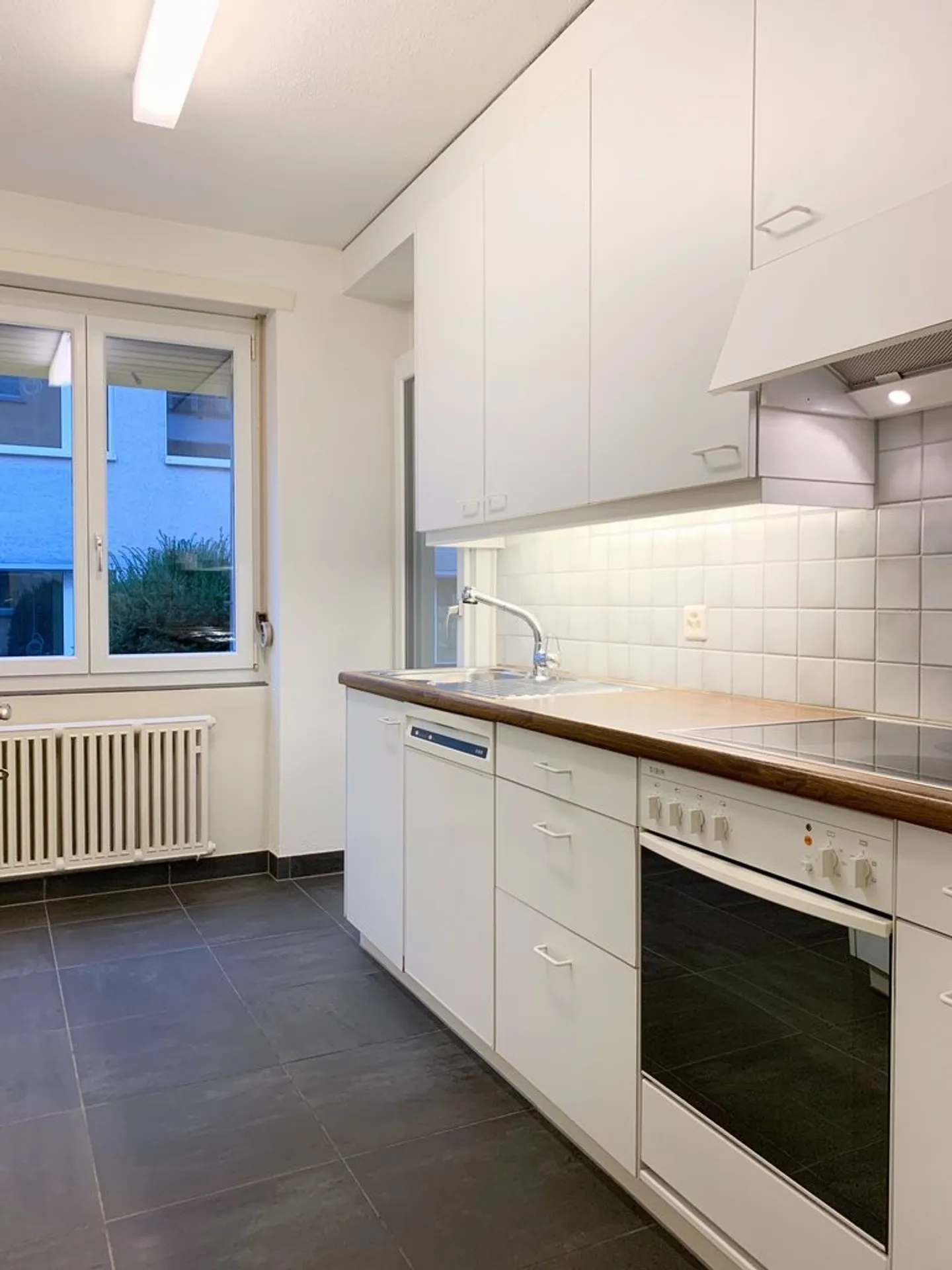 Behind the Opera House, Zurich District 8, Seefeld - Photo 4 of 10