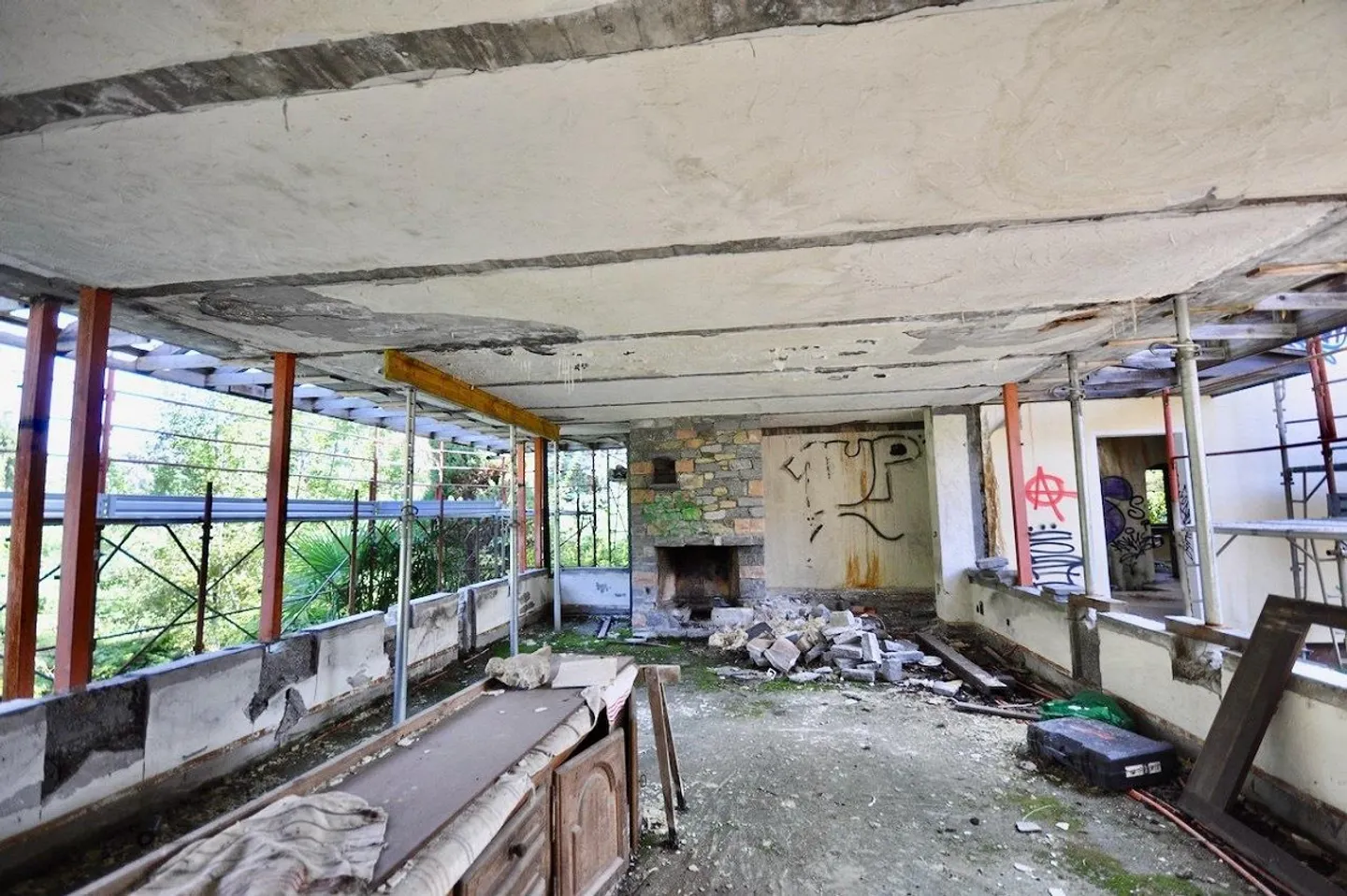 Villa zur Renovierung umgeben von einem großen Park mit viel Privatsphäre - Foto 15 von 24
