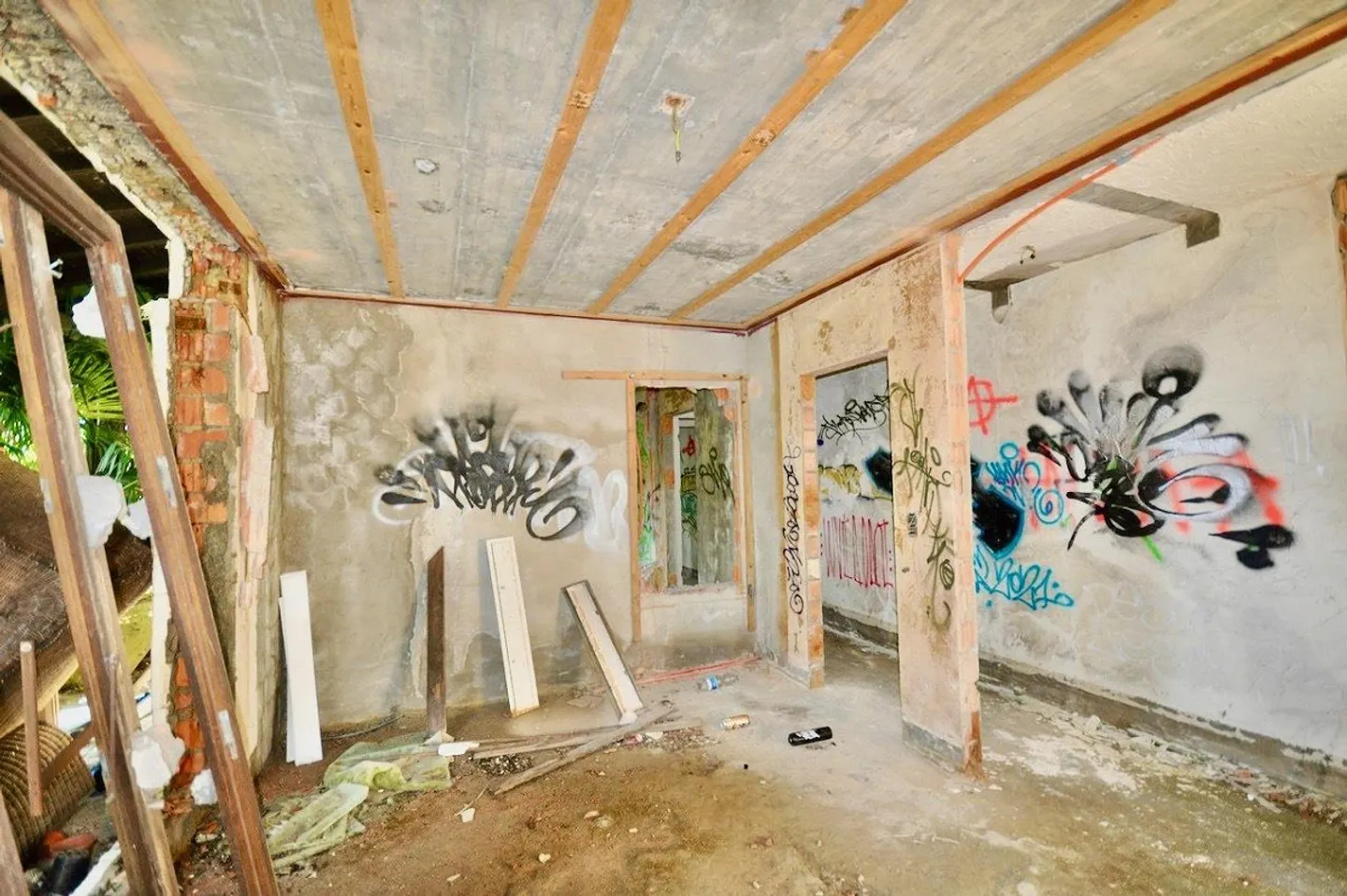 Villa zur Renovierung umgeben von einem großen Park mit viel Privatsphäre - Foto 19 von 24