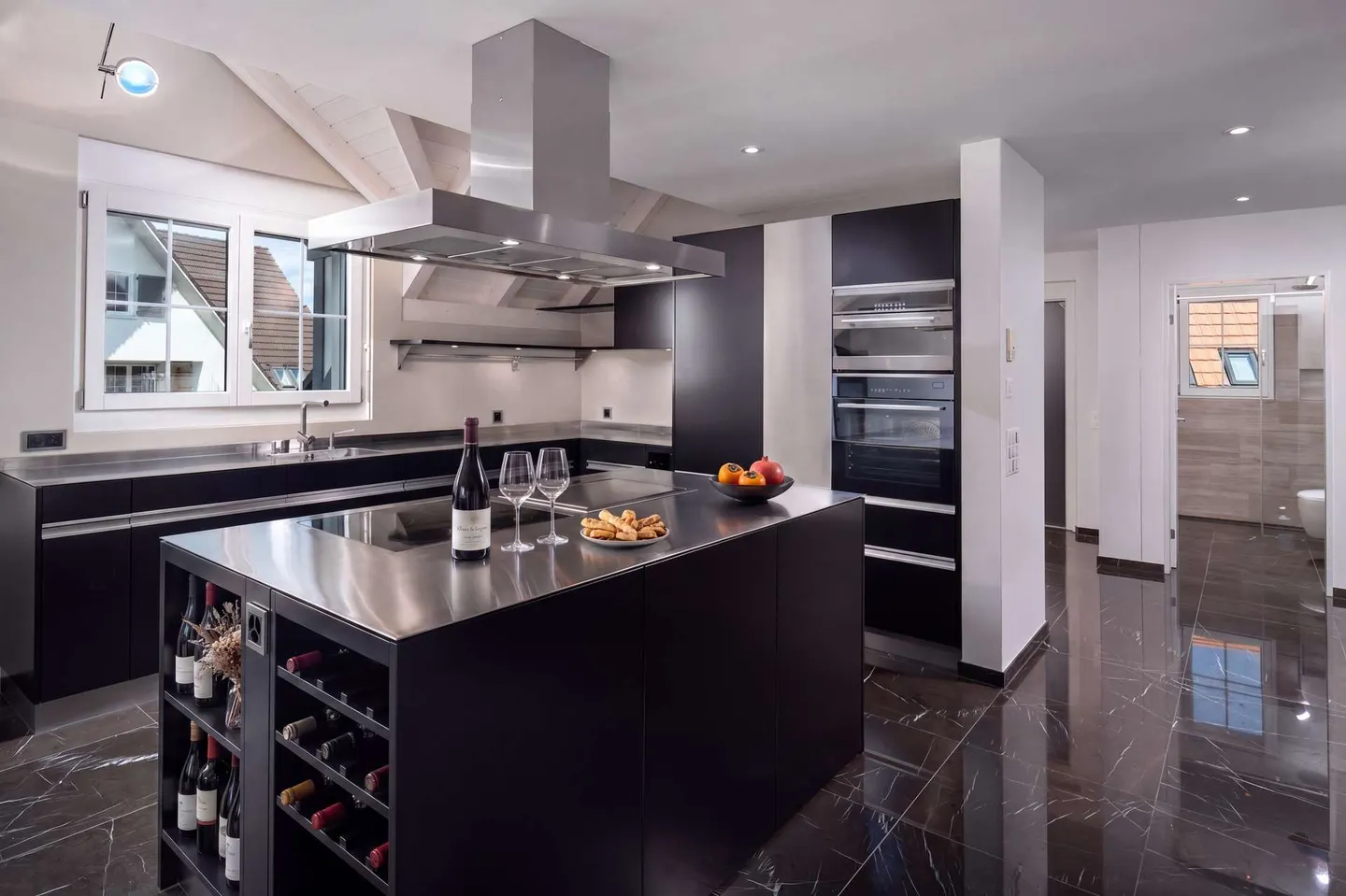 Prestigio e comfort abitativo uniti | Esclusivo attico di 5.5 stanze - Foto 1 di 11