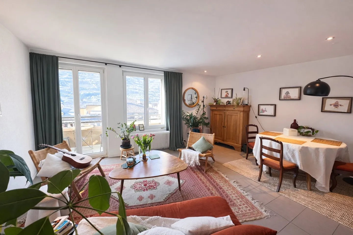 Superbes Wohnung mit viel Licht und Blick auf die Altstadt - Photo 1 sur 10