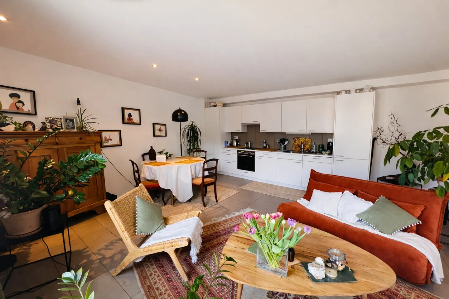 Superbes Wohnung mit viel Licht und Blick auf die Altstadt - Photo 2 sur 10