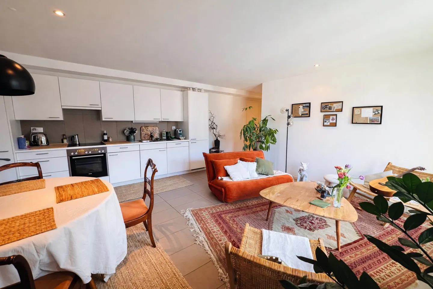 Superbes Wohnung mit viel Licht und Blick auf die Altstadt - Photo 3 sur 10