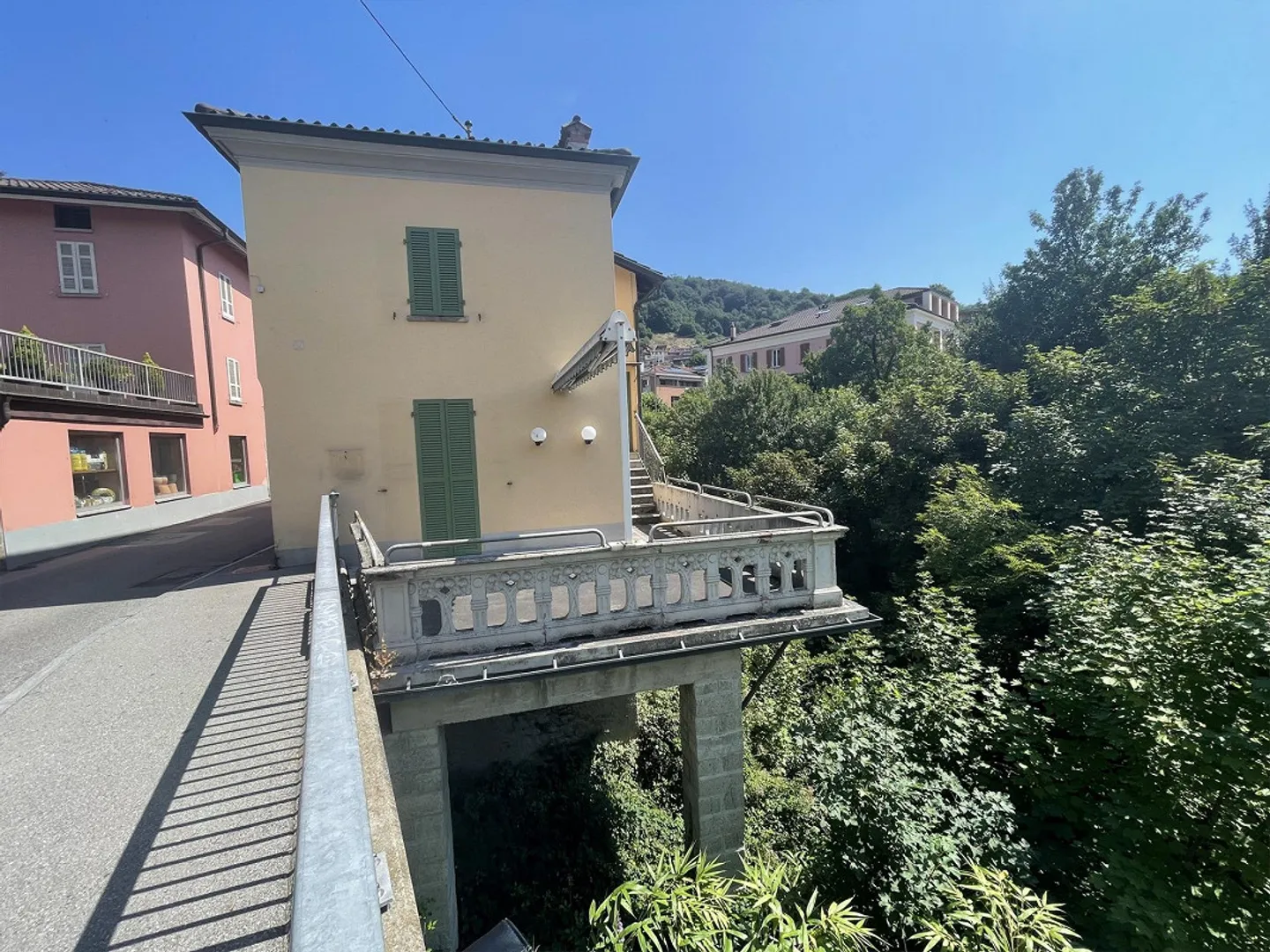 INTERESTING PROPERTY TO RENOVATE IN THE HEART OF TESSERETE - Photo 8 of 11