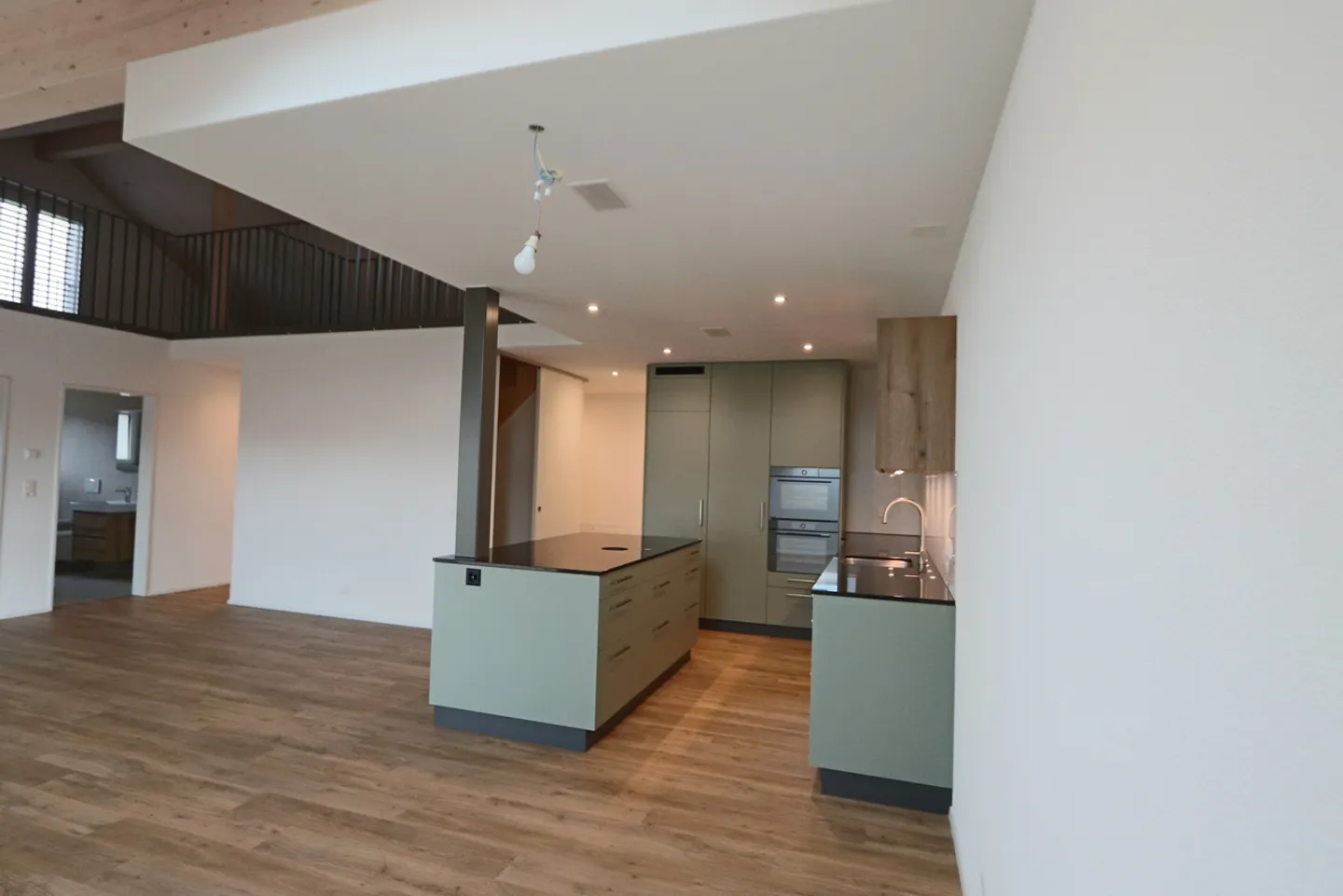 Nouvelle construction - Appartement en penthouse de 4,5 pièces avec galerie à Kerzers - Photo 2 sur 3