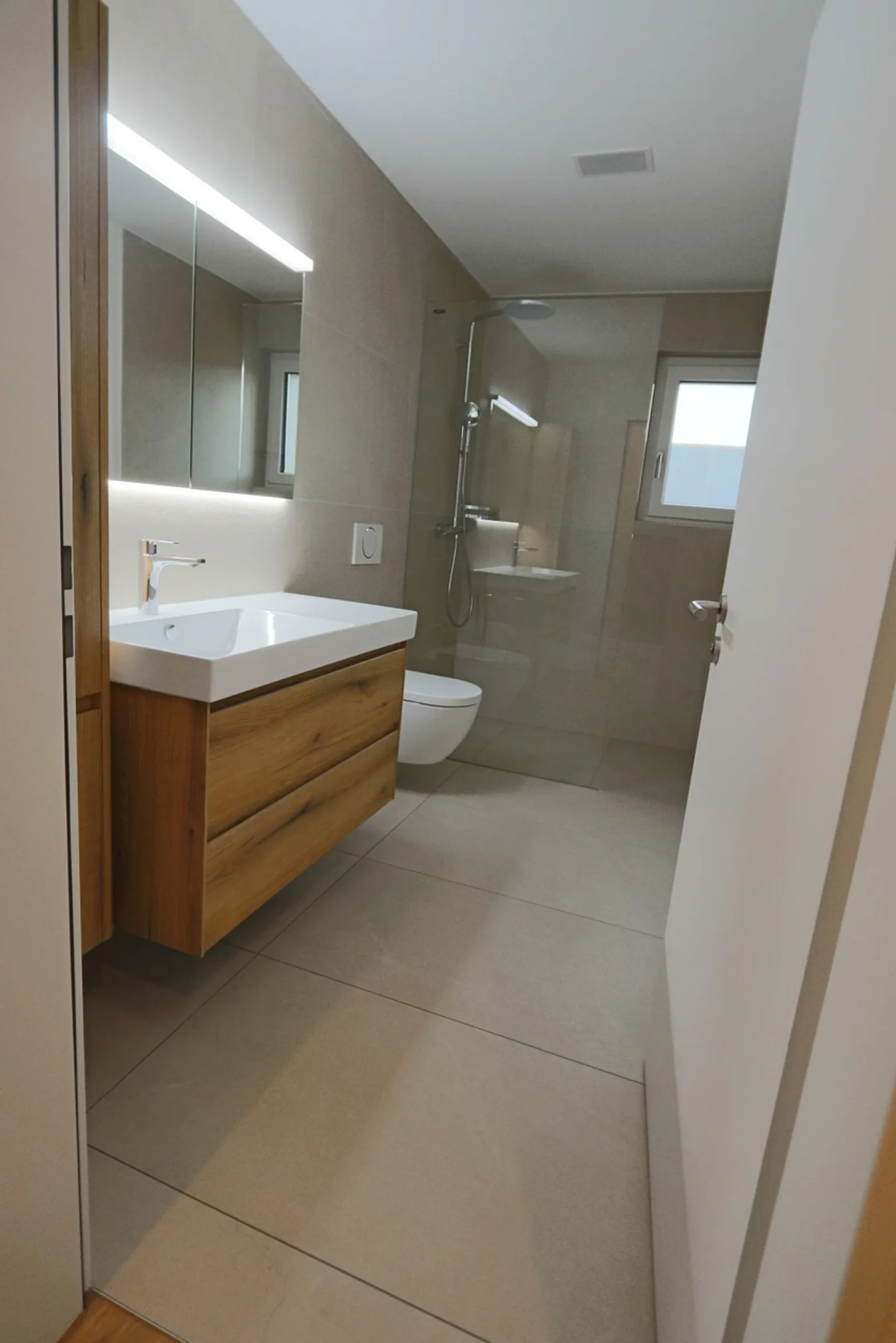 Nouvelle construction - Appartement en penthouse de 4,5 pièces avec galerie à Kerzers - Photo 3 sur 3