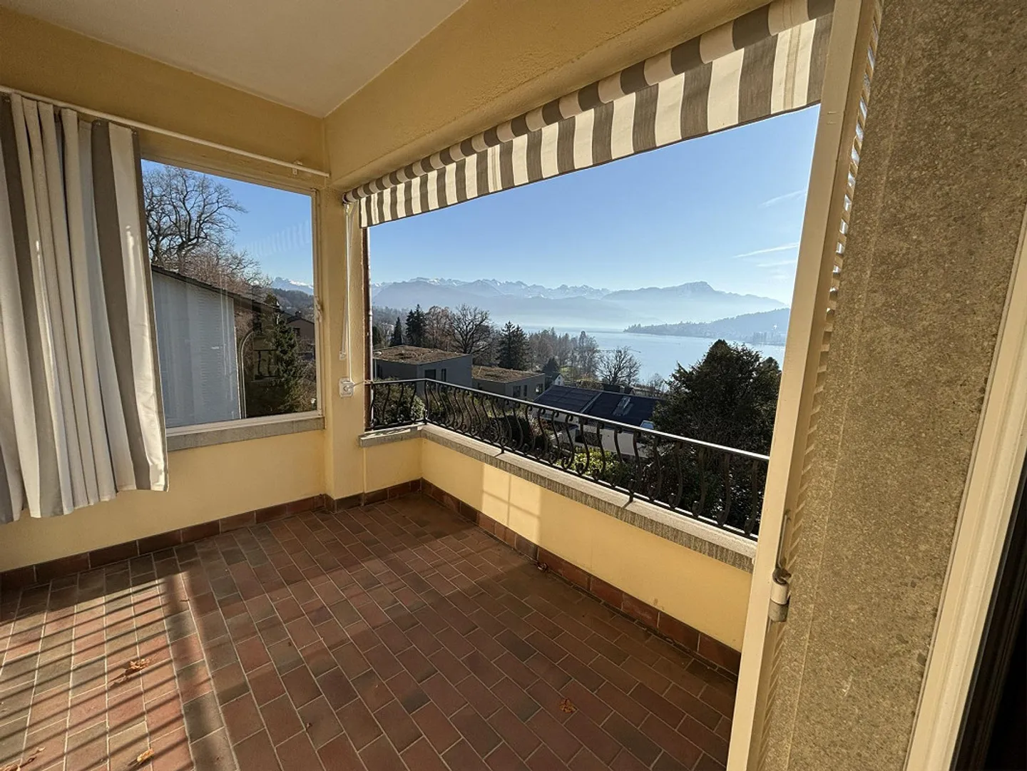 4.5-Room Apartment in a Quiet, Privileged Location - Photo 3 of 9