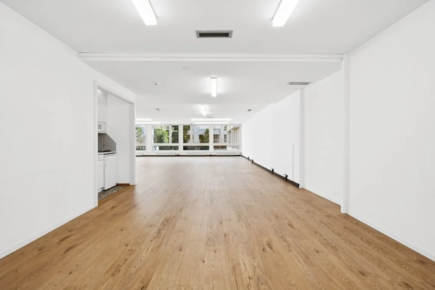 Opportunità unica! Ufficio di 260m2 in affitto - Foto 6 di 11