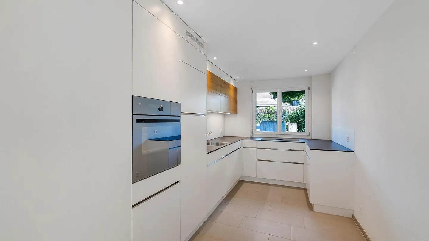 Appartamento giardino moderno con 100 m² di spazio esterno - Foto 2 di 11