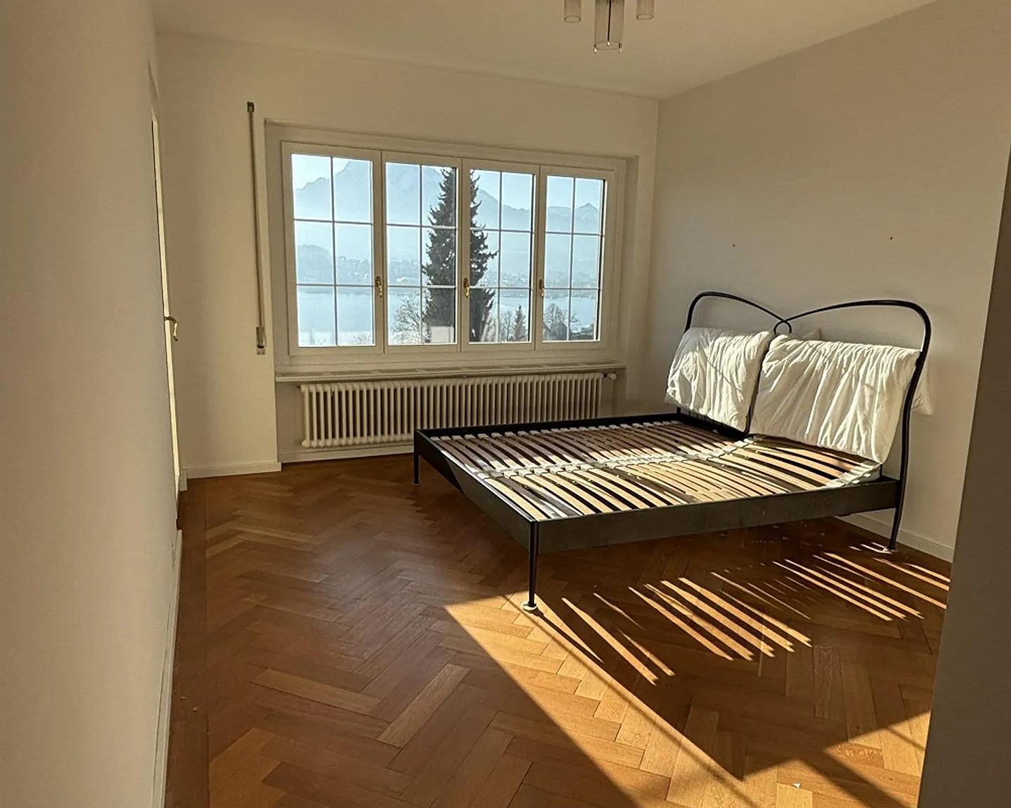 4.5-Room Apartment in a Quiet, Privileged Location - Photo 7 of 9