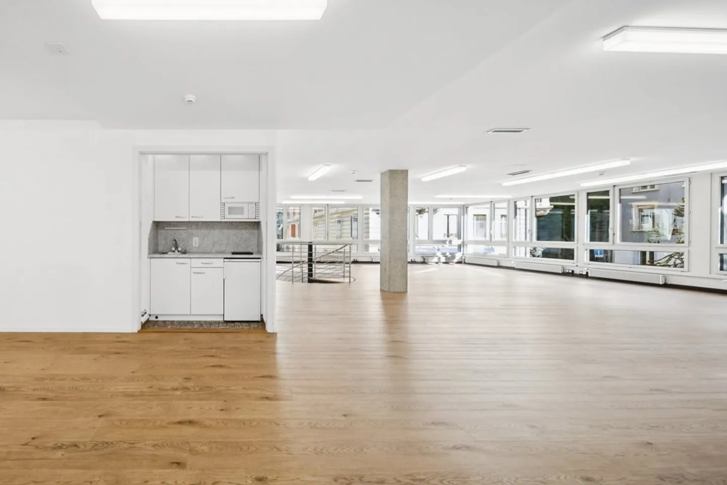 Opportunità unica! Ufficio di 260m2 in affitto - Foto 7 di 11