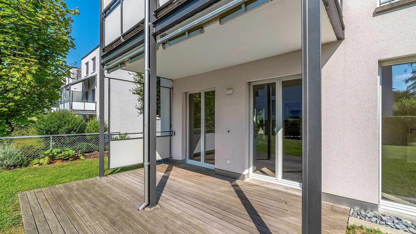 Appartamento giardino moderno con 100 m² di spazio esterno - Foto 8 di 11