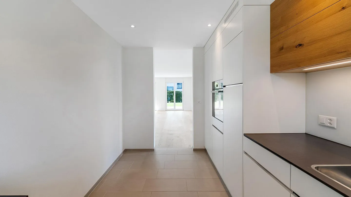 Appartamento giardino moderno con 100 m² di spazio esterno - Foto 3 di 11