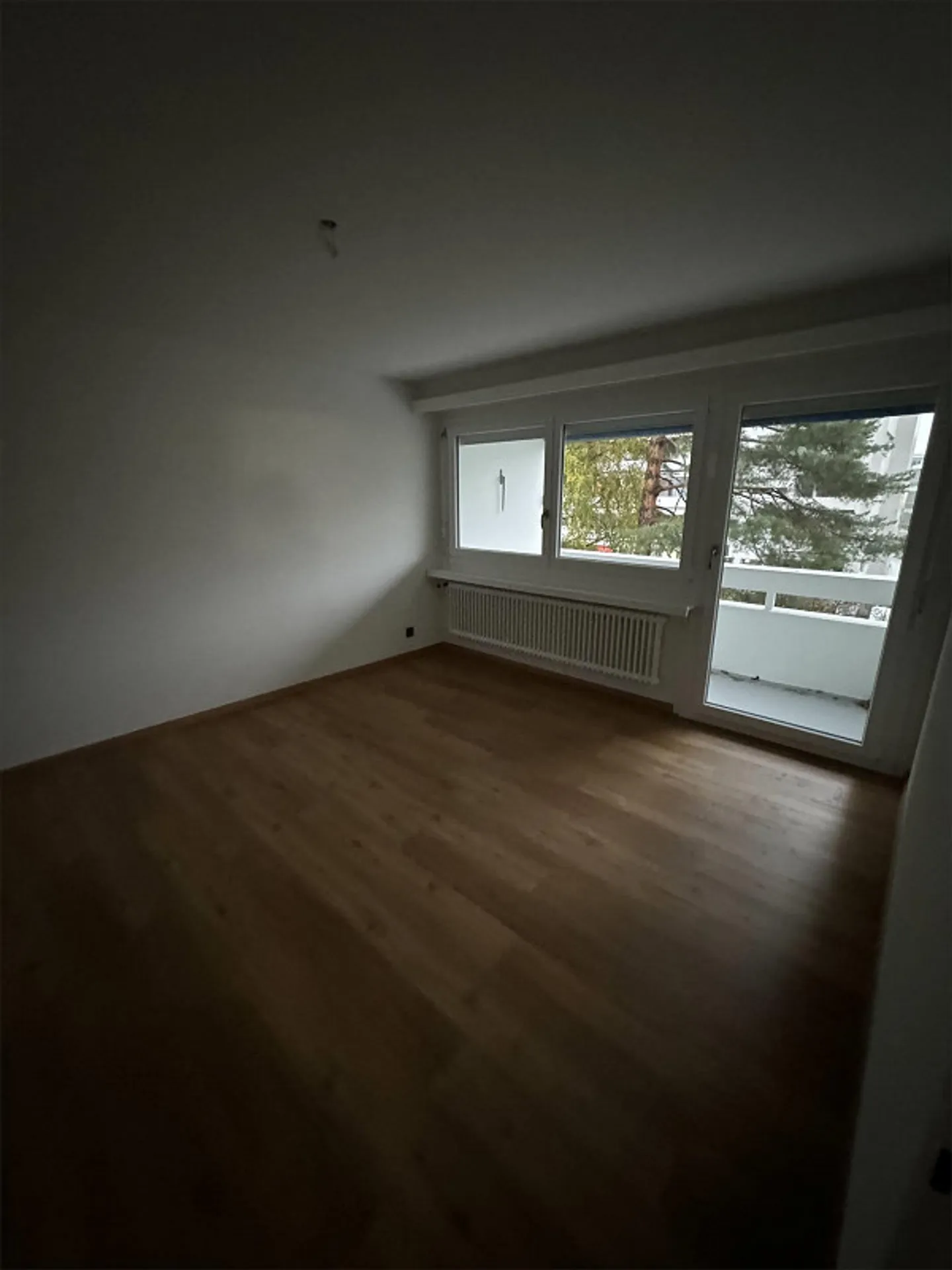 Modern 3.5-Room Apartment with Balcony and Lake Views in Pfäffikon SZ - Foto 11 von 11