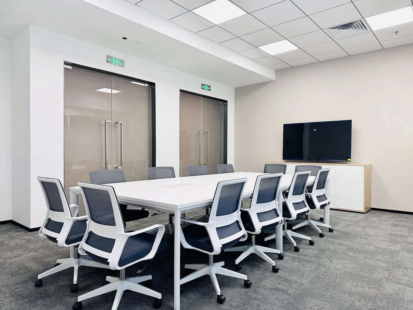 Private office space for 25 in Regus Spoom Kriens - Photo 5 of 9