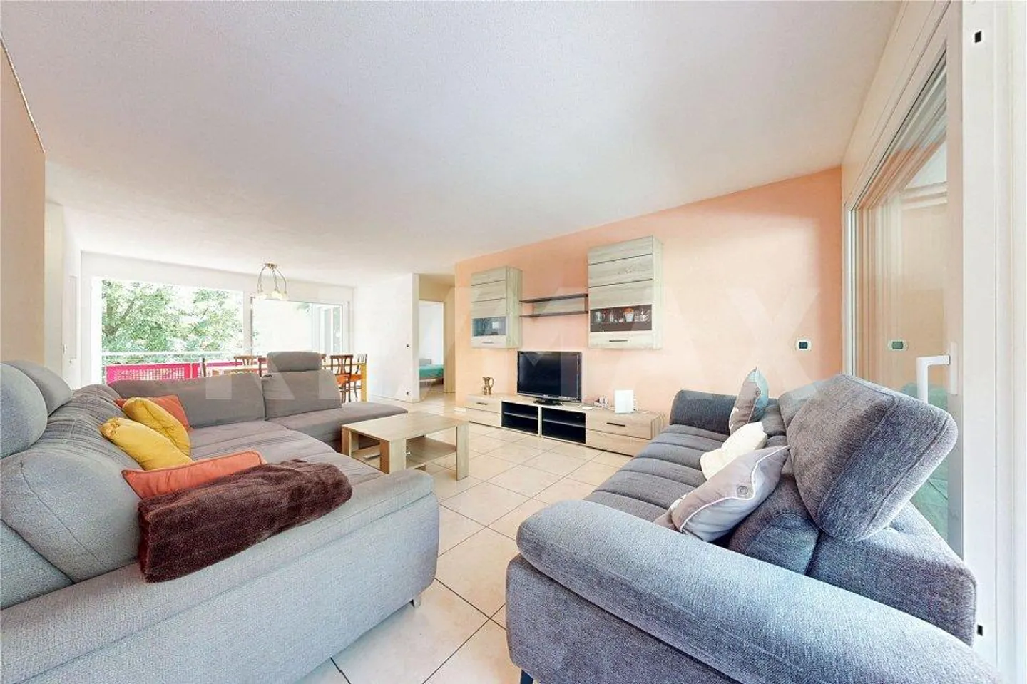 Appartement lumineux avec 2 balcons et place de parking - Photo 10 sur 13