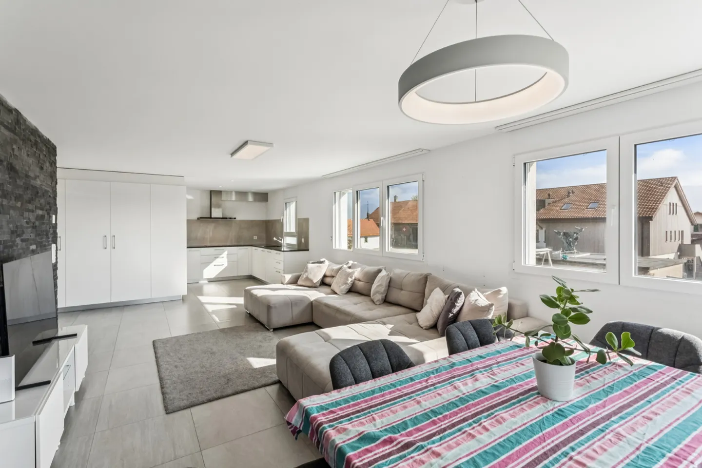 EXCLUSIVITÉ  ! Bel appartement de 4.5 pièces au coeur du village - Photo 1 sur 9