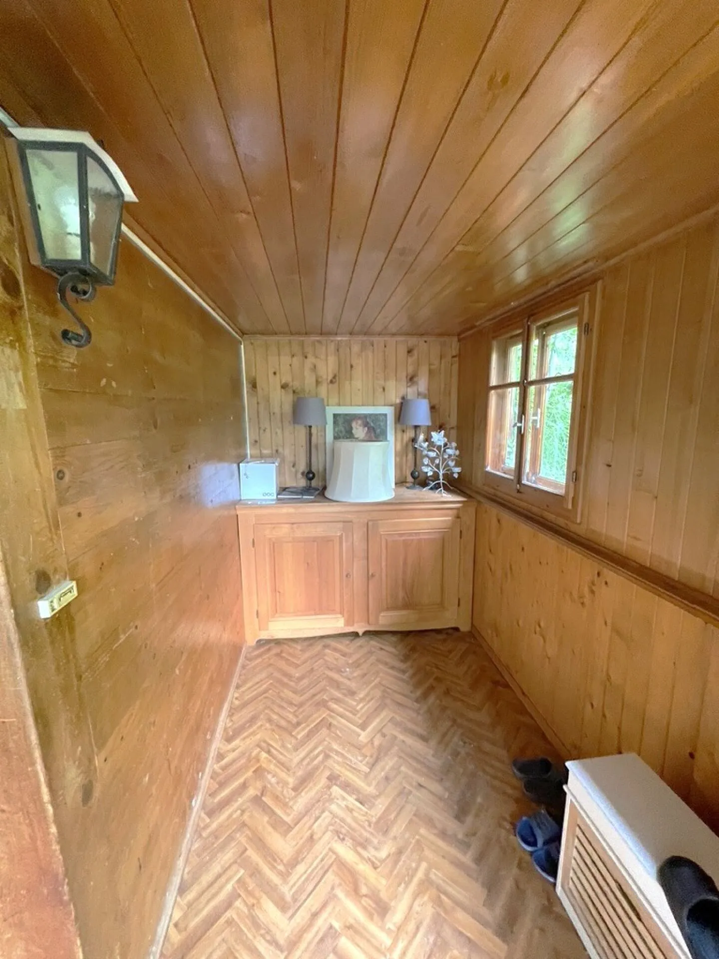 Large 7-Room Chalet with Apartment and Wonderful Views in Château-d'Oex VD - Photo 4 of 11