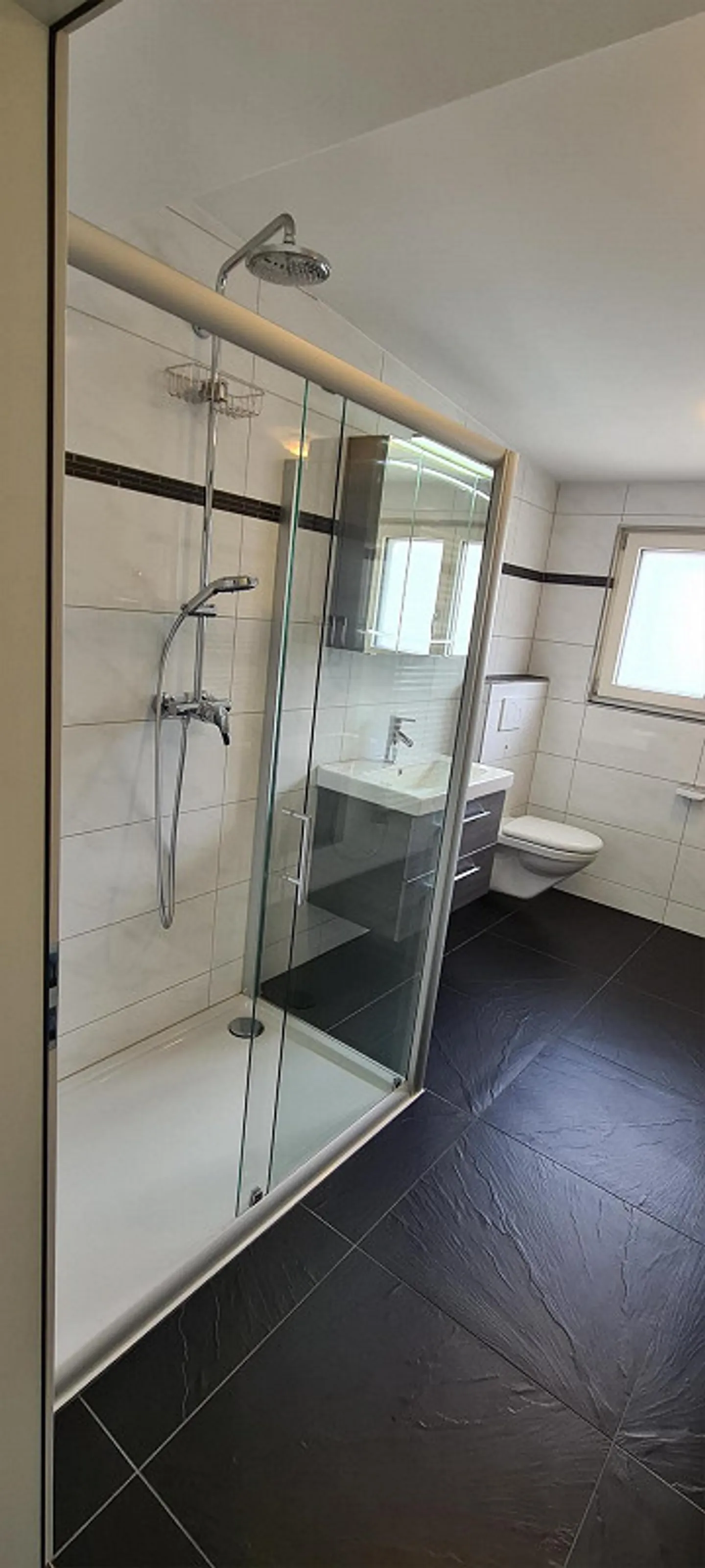 Renovierte Wohnung mit Terrasse - Foto 7 von 7