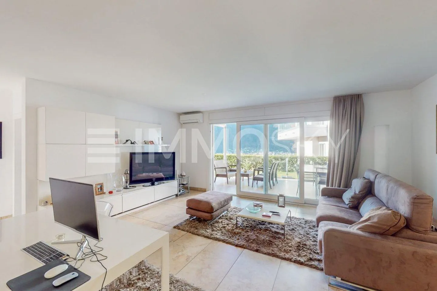 Appartamento spazioso con giardino - Foto 2 di 5