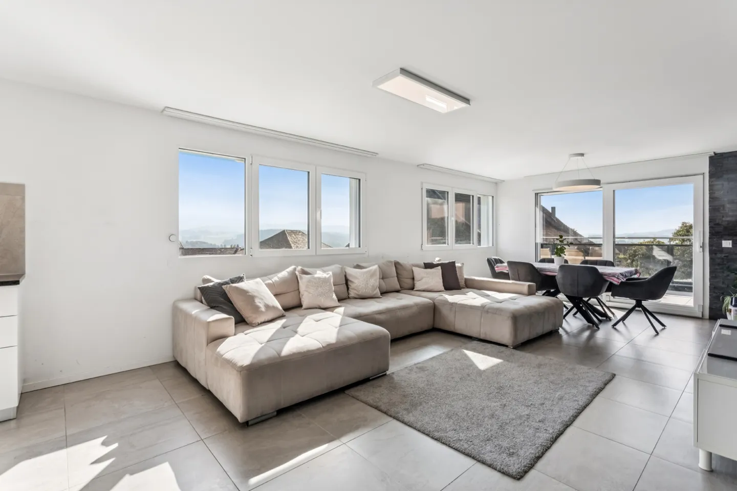 EXCLUSIVITÉ  ! Bel appartement de 4.5 pièces au coeur du village - Photo 2 sur 9