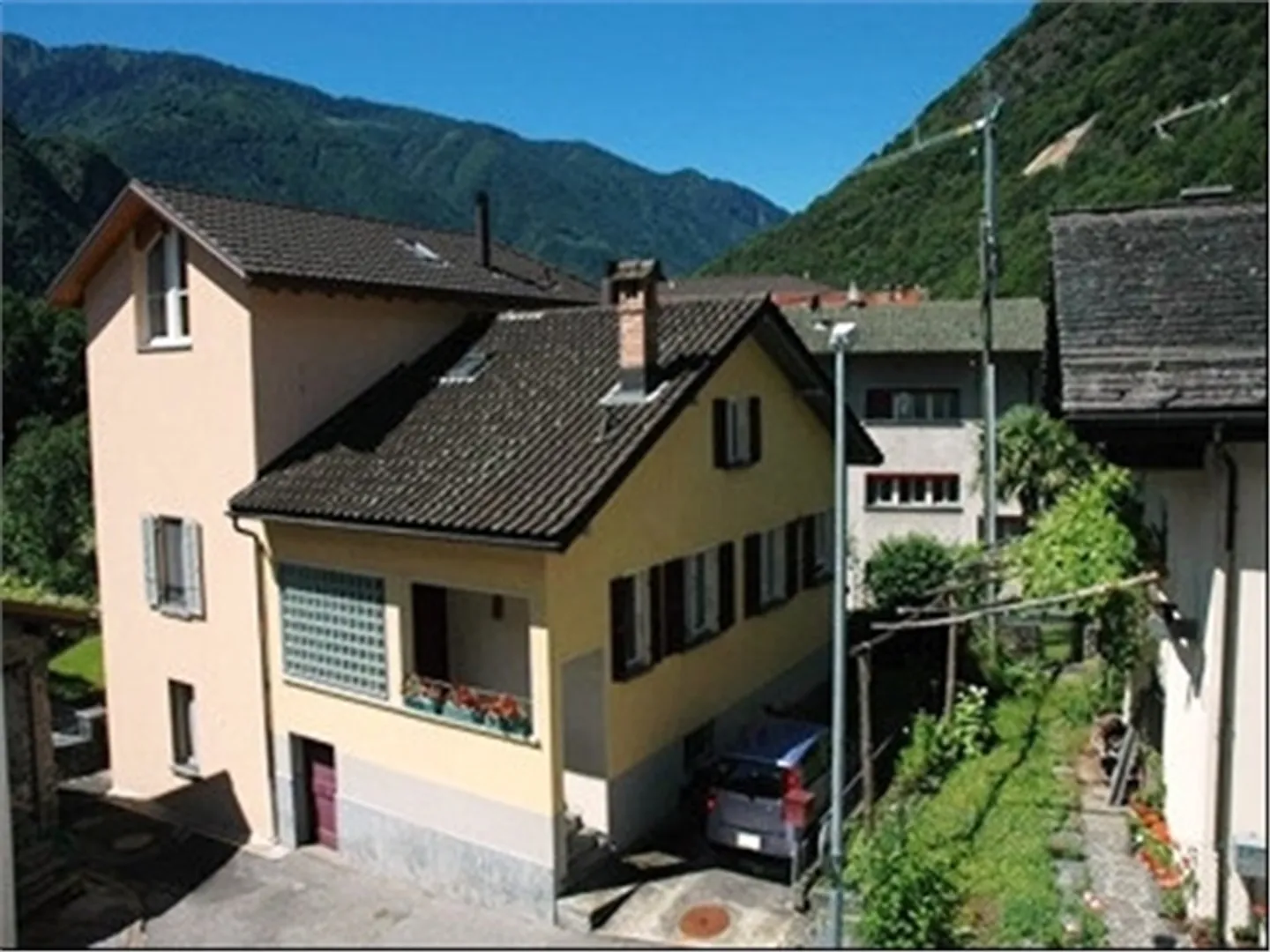 Residential building for sale - Photo 6 of 9