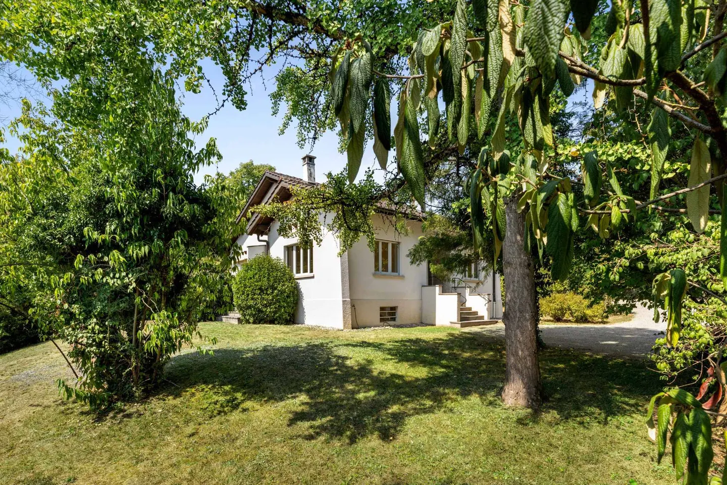 Elegante Villa Familiare a Genthod - Foto 1 di 13
