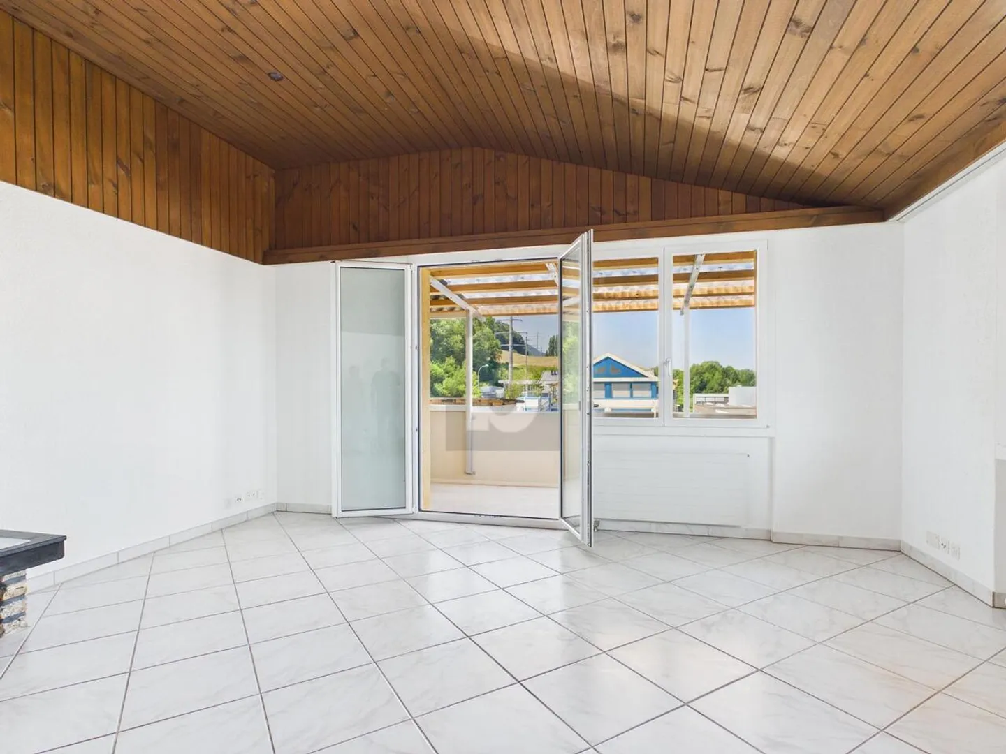 Renovierte Wohnung mit Aussicht - Foto 2 von 6