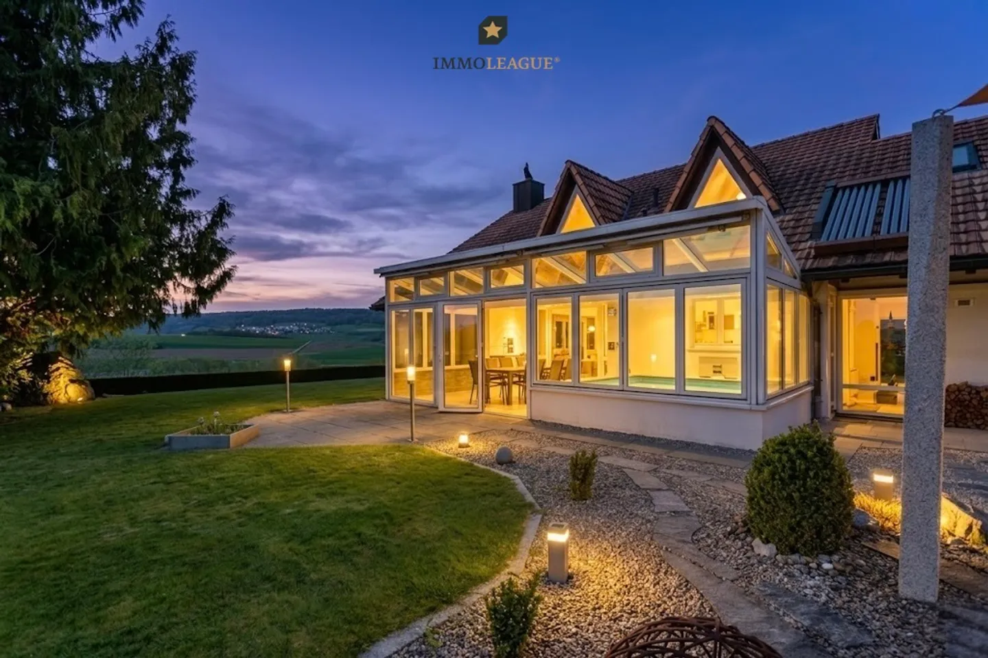 La générosité rencontre le confort et le luxe, une maison avec du charisme - Photo 1 sur 8