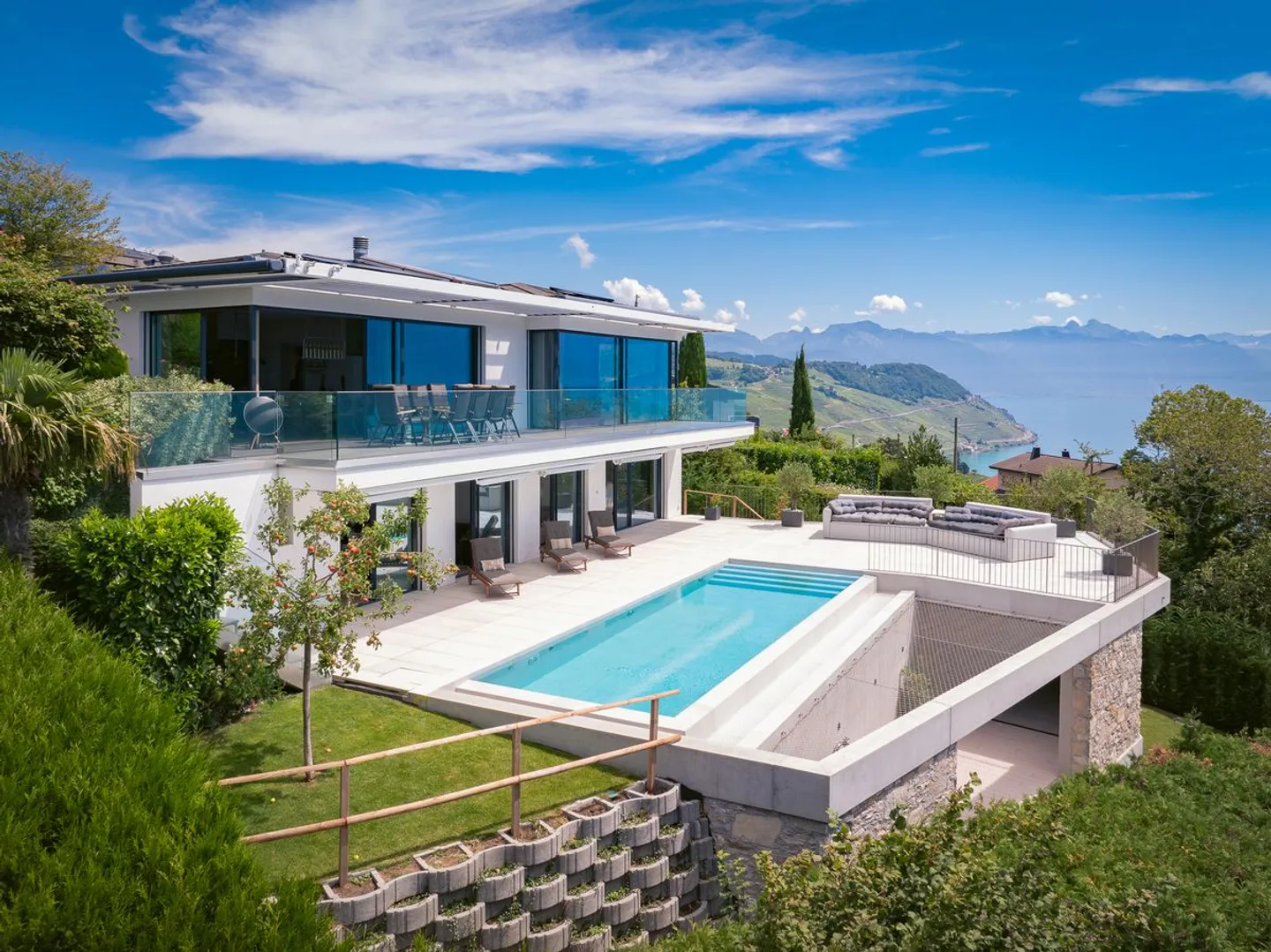 Eccezionale villa contemporanea affacciata sul lago - Foto 4 di 7