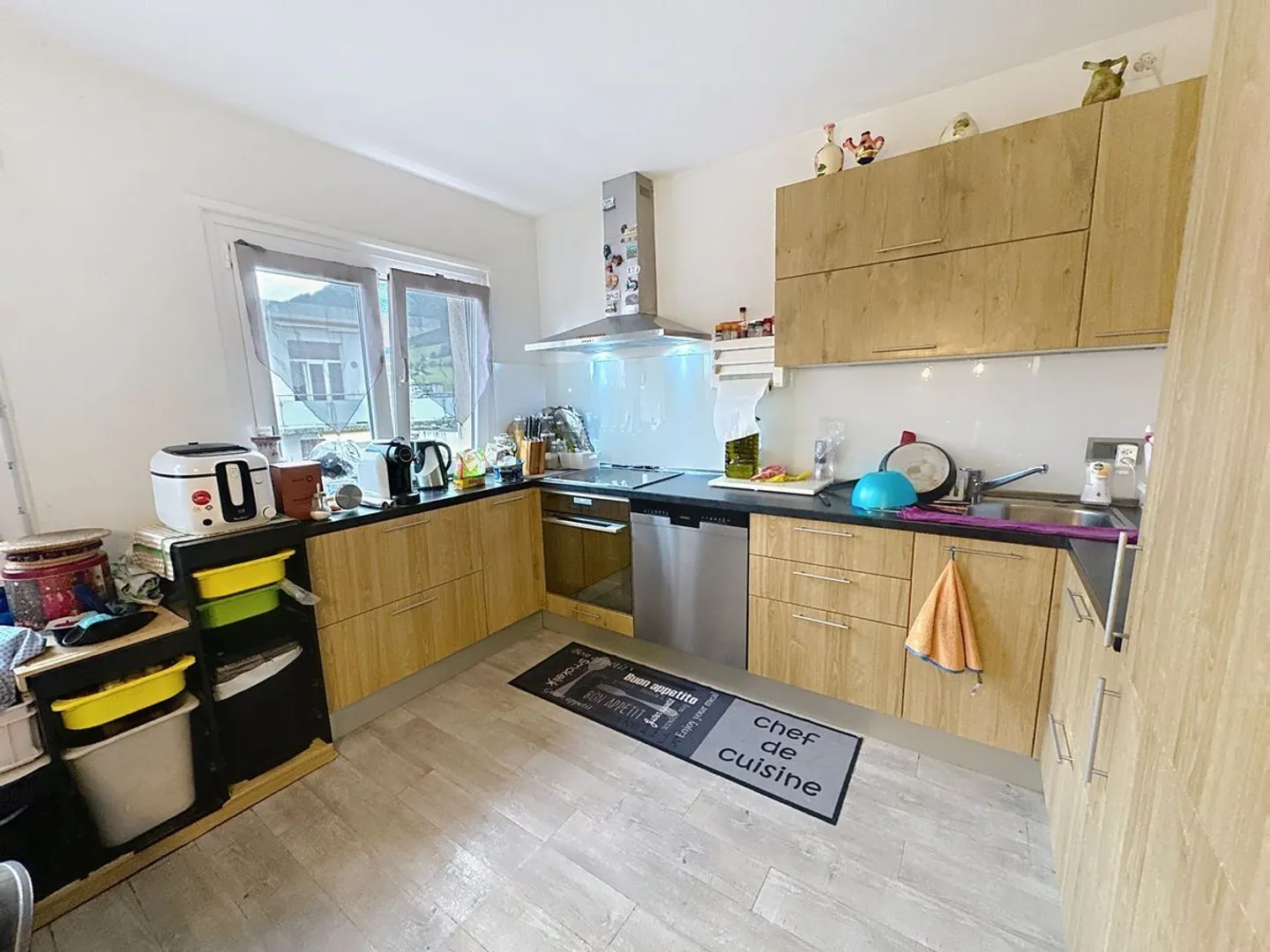 Appartement Charmant avec Vue Montagne - Photo 3 sur 9