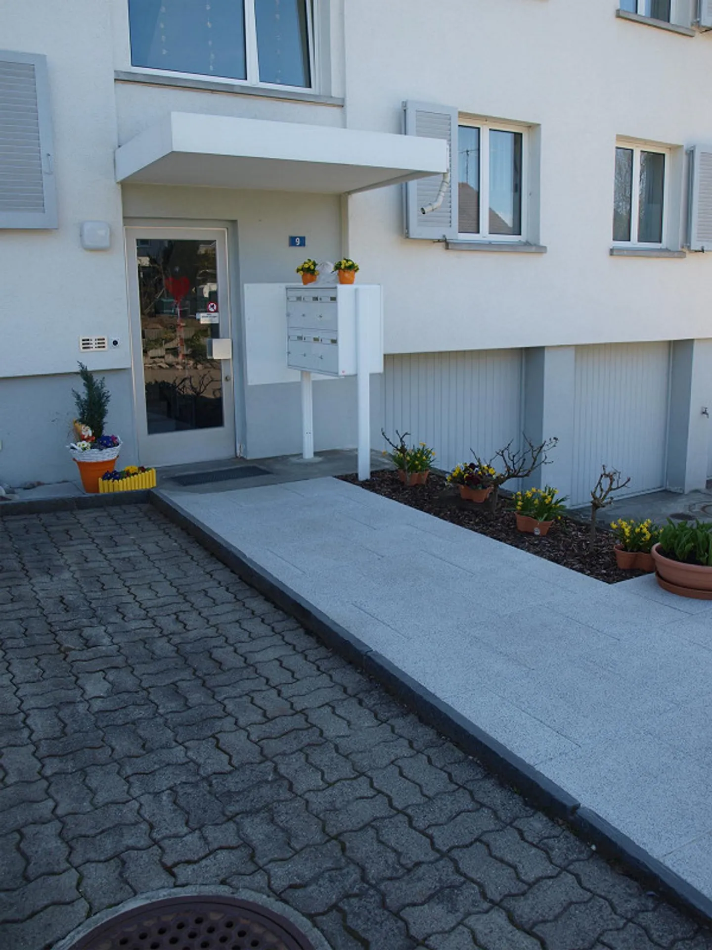 Sono carina, soleggiata e circondata da molto verde - Foto 3 di 10