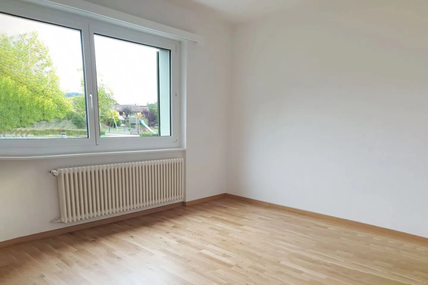 4 Room Family Apartment - Photo 3 of 8