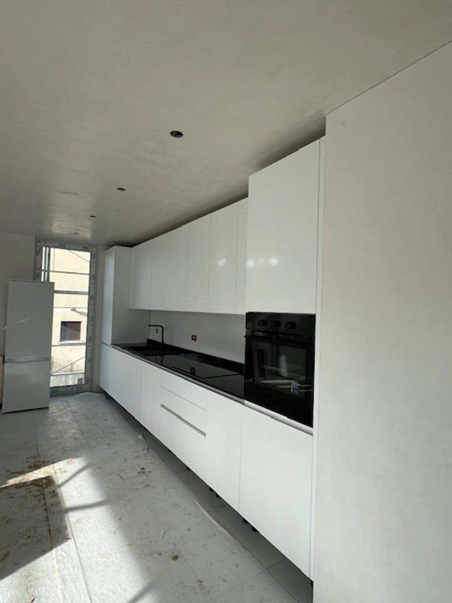 Appartement moderne et confortable de 4,5 pièces à Vacallo : espace, luxe et confort - Photo 2 sur 7