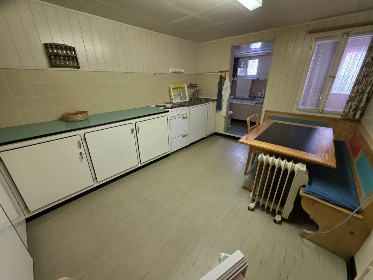 4.5 Rooms - Apartment 2nd Floor Walliserhaus in the Center of Münster - Photo 2 of 7