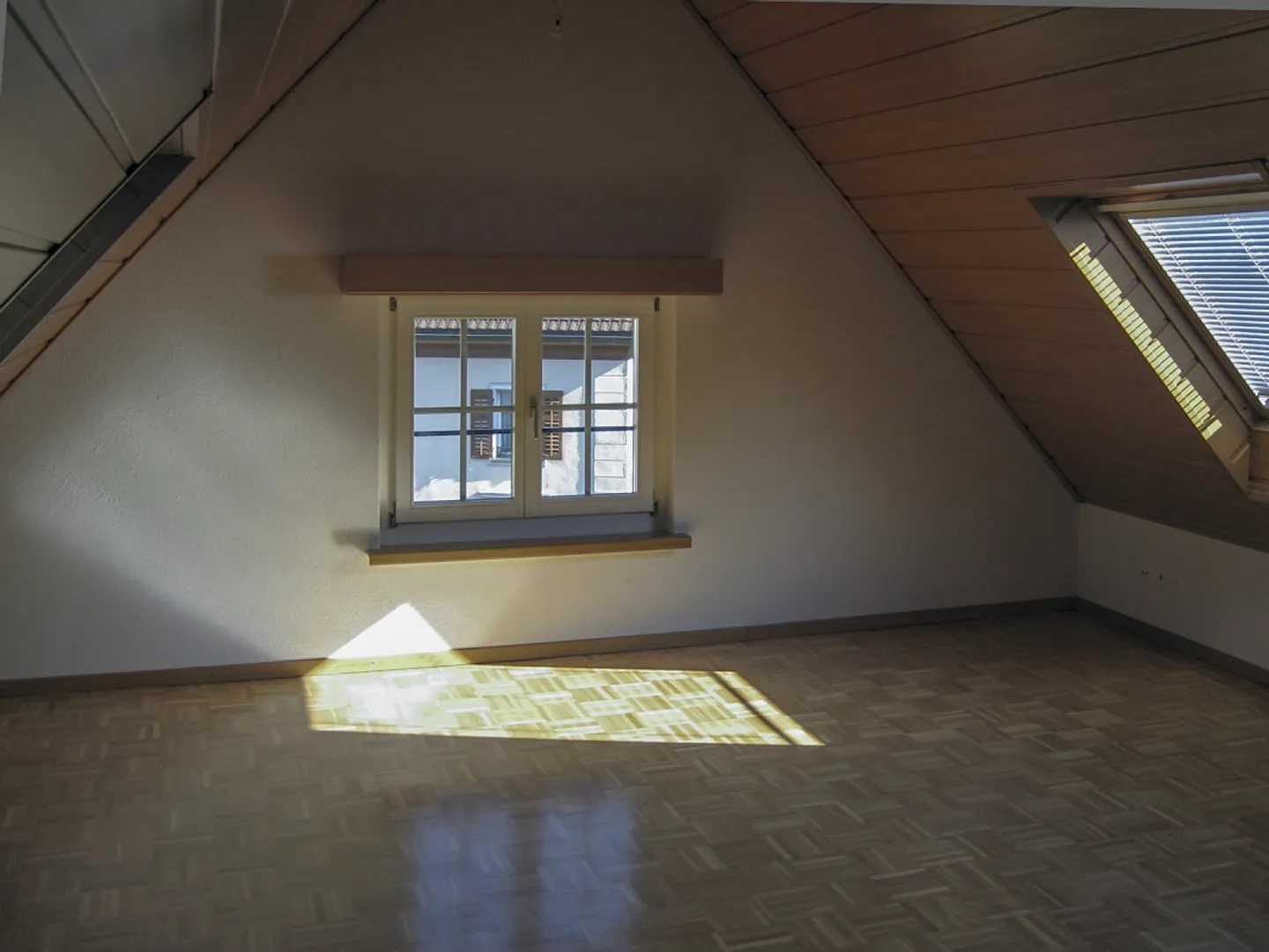 Appartamento affascinante con 2 camere nel centro di Brunnen - Foto 2 di 9