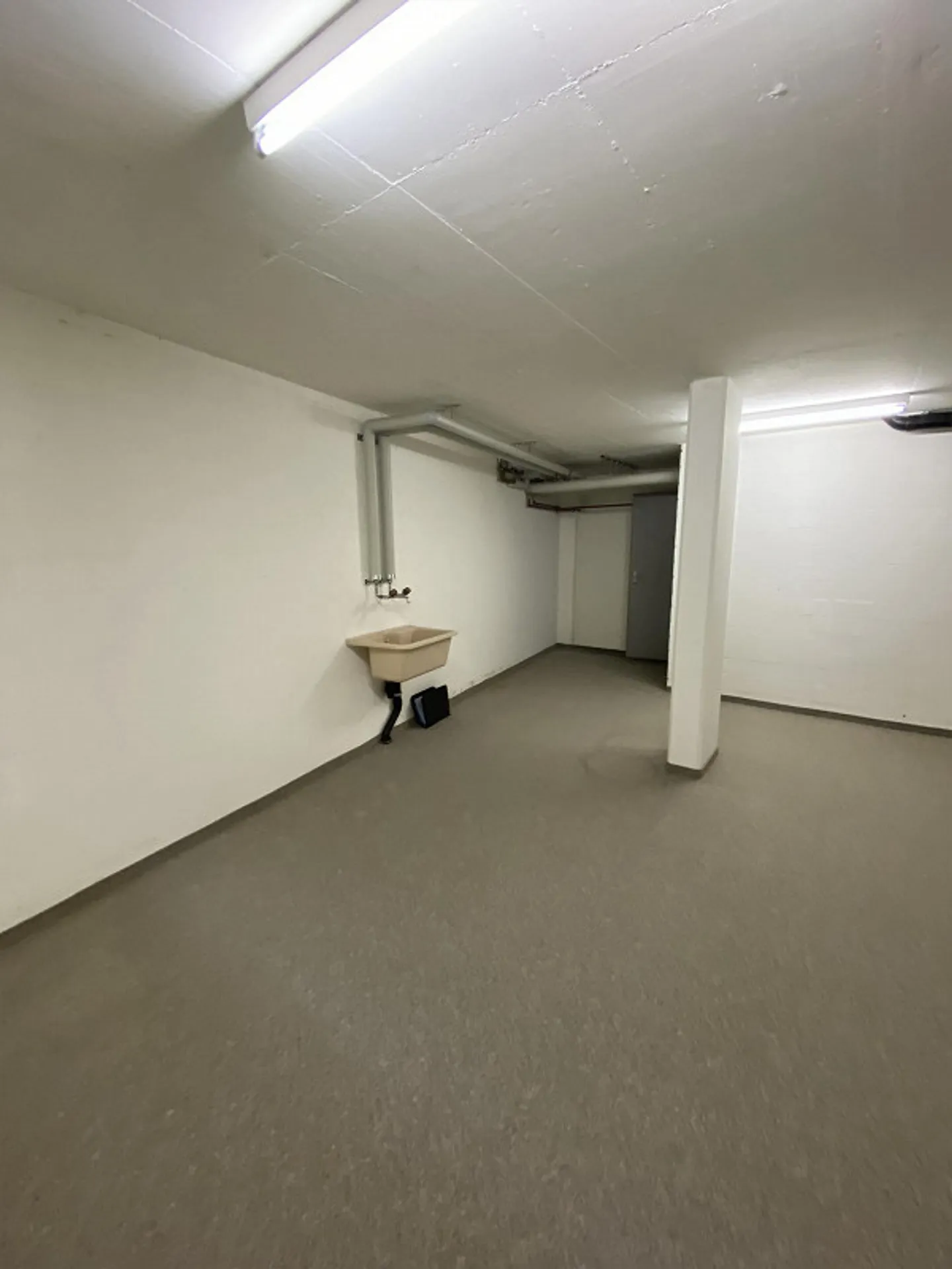 Salle de bricolage chauffée à louer - Photo 3 sur 3