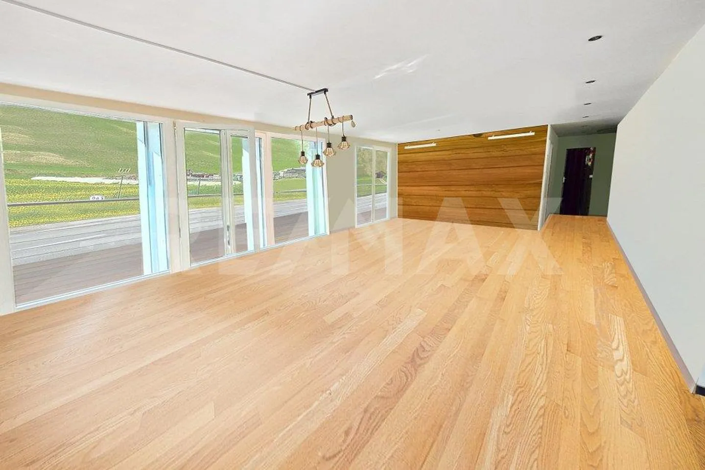 Gewerbeimmobilie und 4½-Zimmer Dachwohnung in Davos Wiesen - Foto 2 von 10