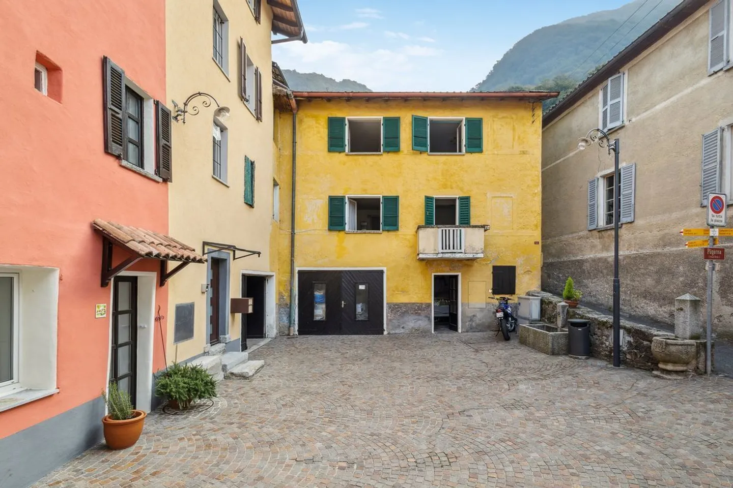 Renovated in the nucleus - 4.5 rooms with lake view - Photo 7 of 9