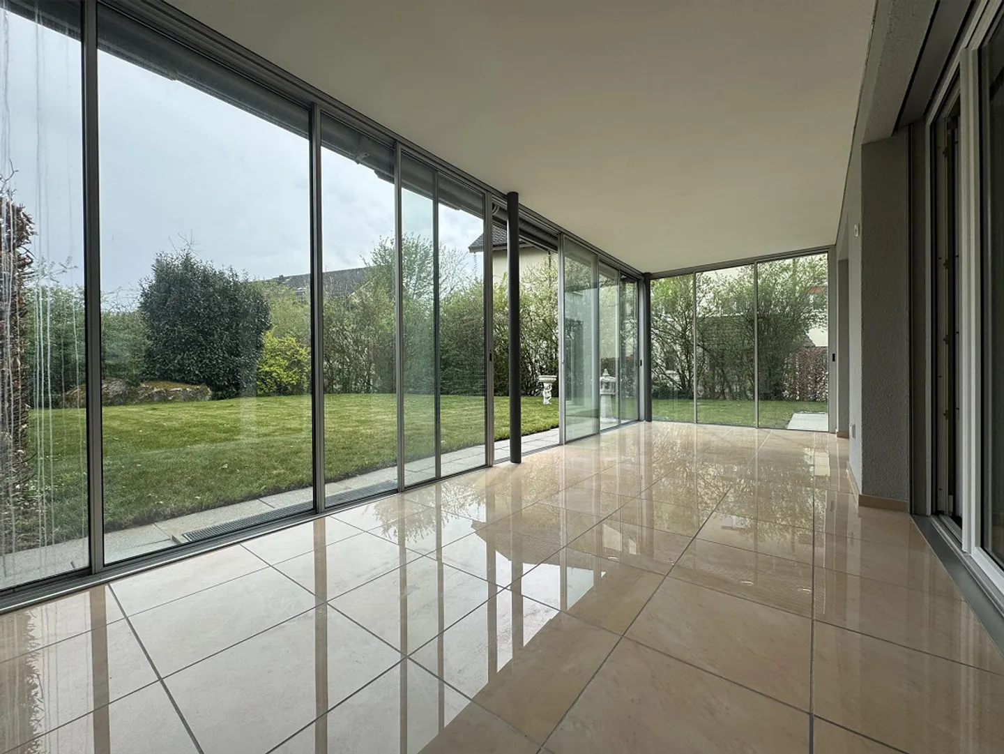 Appartement de jardin spacieux avec beaucoup de calme et d'espace - Photo 1 sur 15